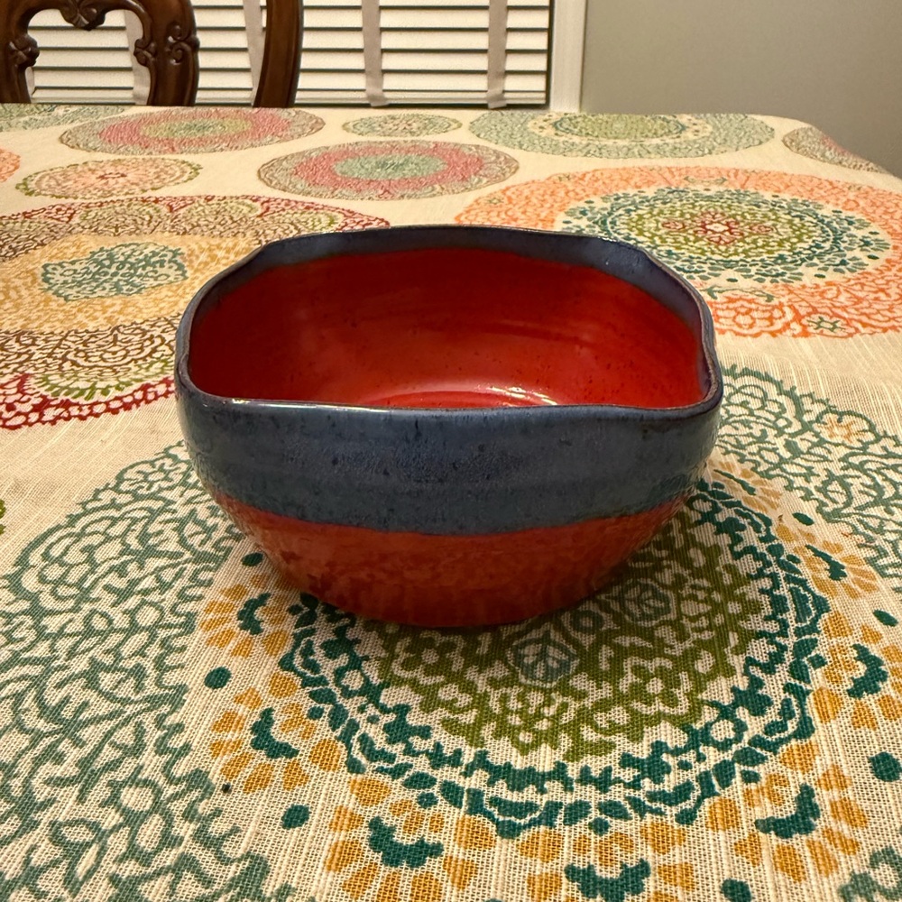 GORGEOUS NWT red & blue pottery bowl